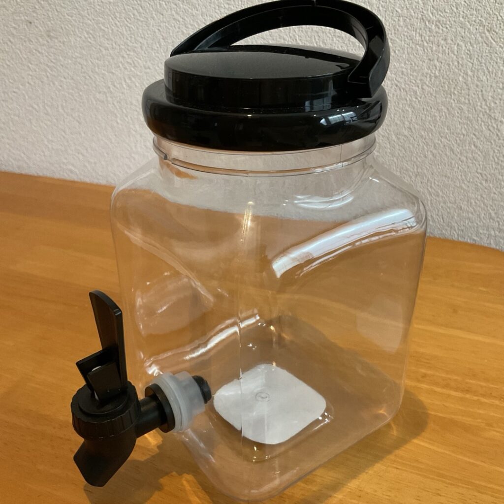 セリアのウォータージャグを組立後完成した状態