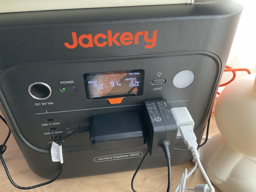 4月中旬快晴、15時40分、Jackery2000Newが191Wのソーラー発電している様子