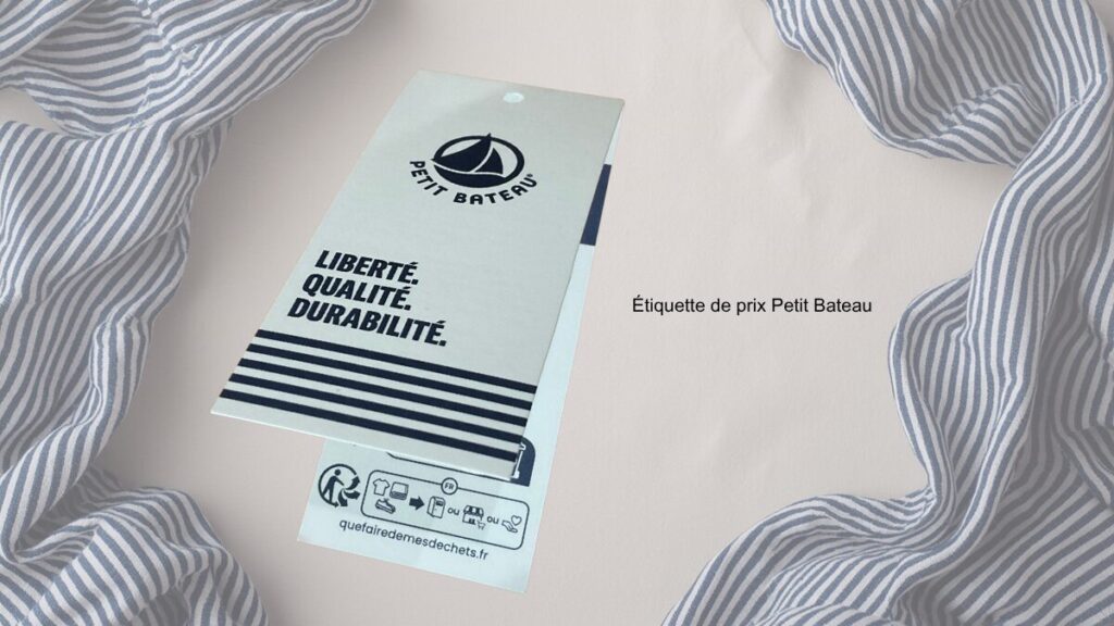 プチバトーのプライスタグに記された「Liberté · Qualité · Durabilité(自由・品質・耐久性)」のブランド理念